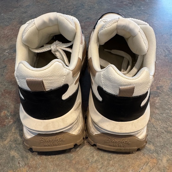 Blowfish Malibu Athletic Retro Sneaker - Picture 6 of 7